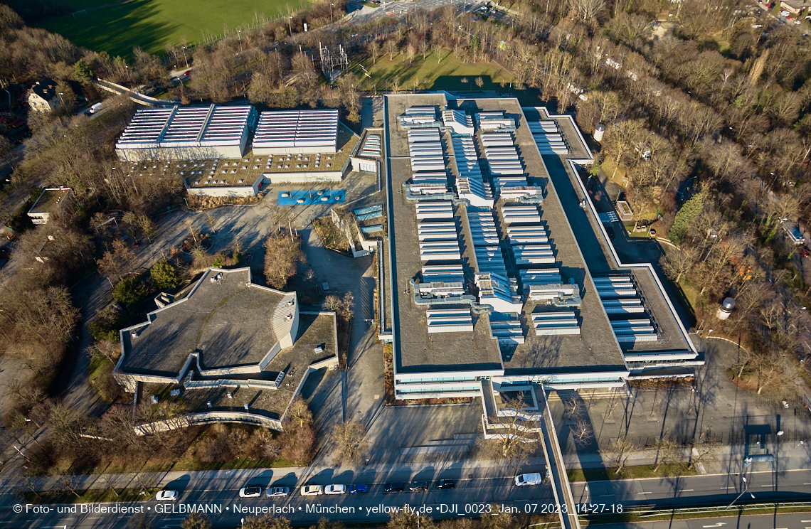 07.01.2023 - Luftbilder von der Baustelle an der Quiddestraße 'Haus für Kinder' in Neuperlach